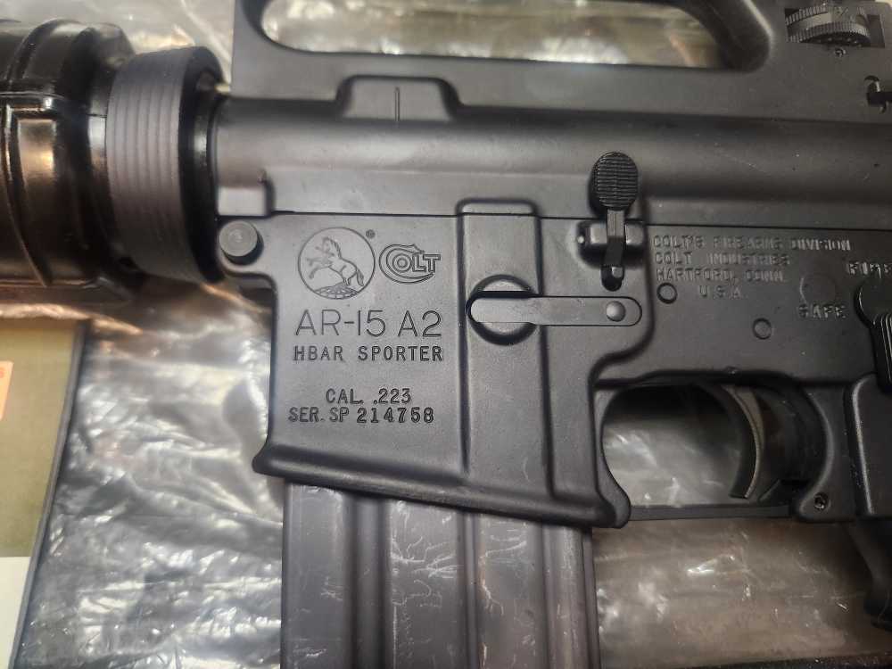 Colt Ar-15 A2 Hbar Sporter like New with hard case, manual-img-9