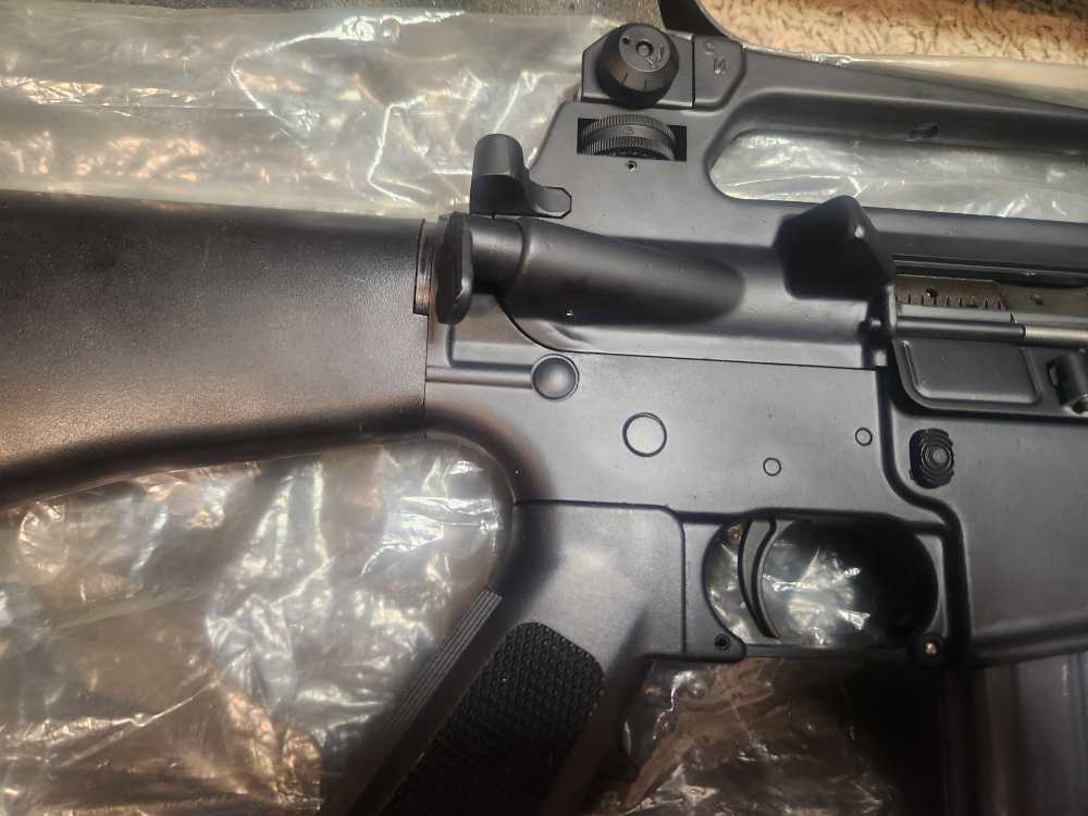 Colt Ar-15 A2 Hbar Sporter like New with hard case, manual-img-2