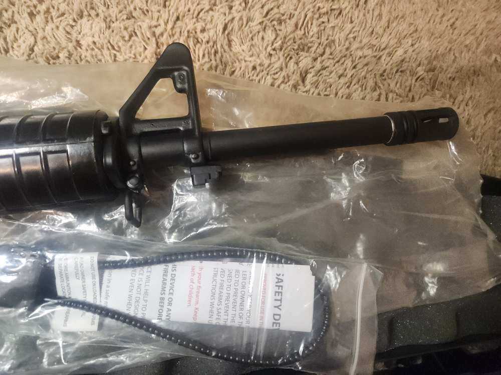 Colt Ar-15 A2 Hbar Sporter like New with hard case, manual-img-6