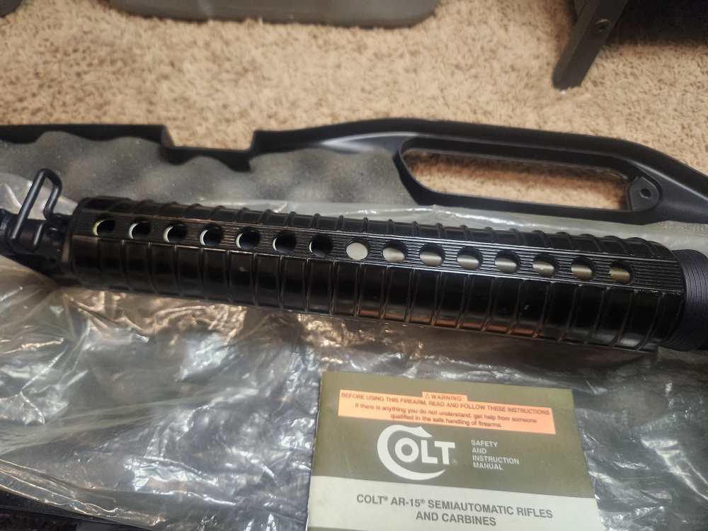 Colt Ar-15 A2 Hbar Sporter like New with hard case, manual-img-16