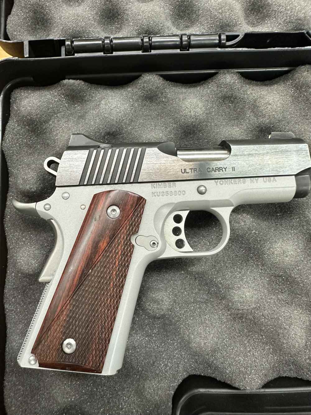 Kimber Ultra Carry II two tone 45 with three mags, good condition.-img-1