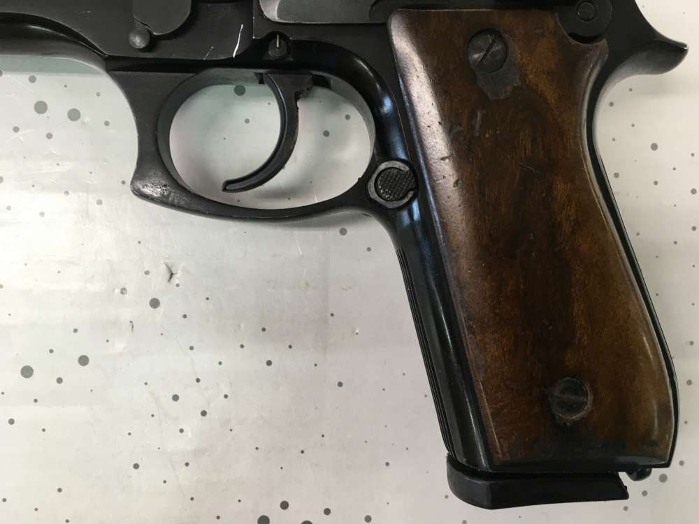 Taurus PT 92AF, 2 mags -img-5