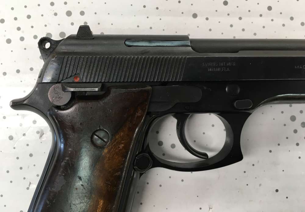 Taurus PT 92AF, 2 mags -img-2