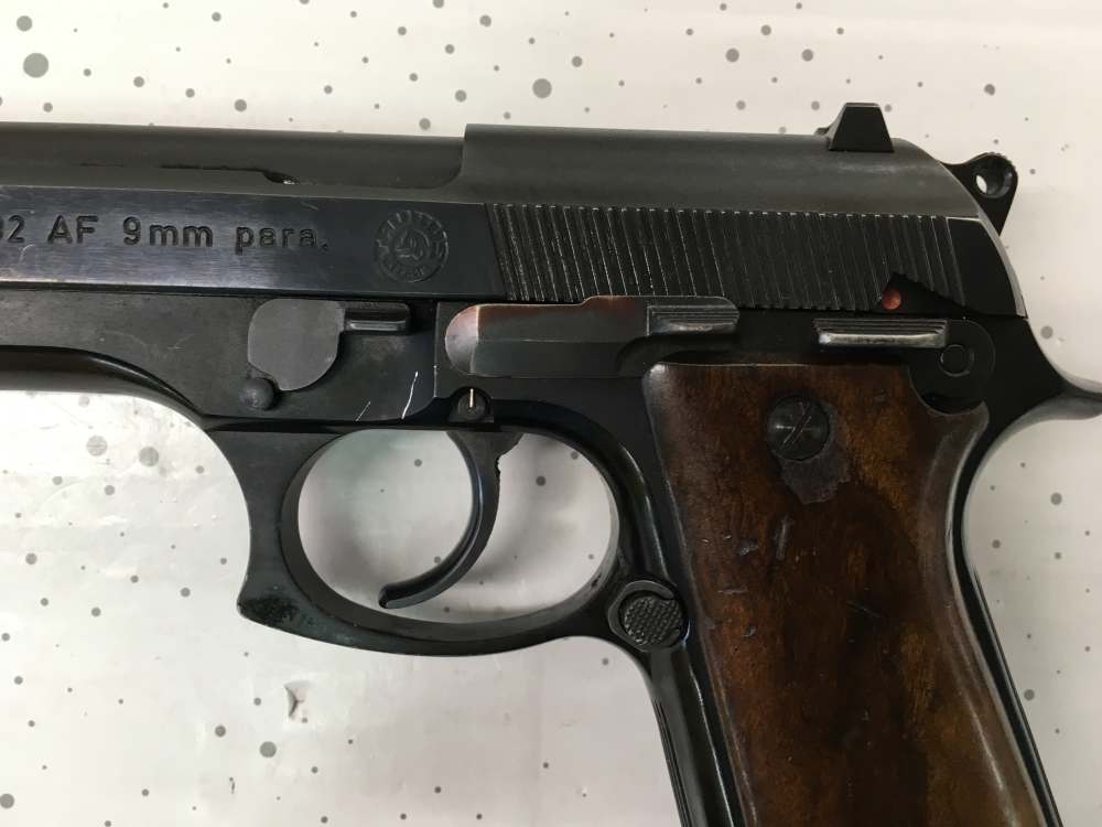 Taurus PT 92AF, 2 mags -img-6