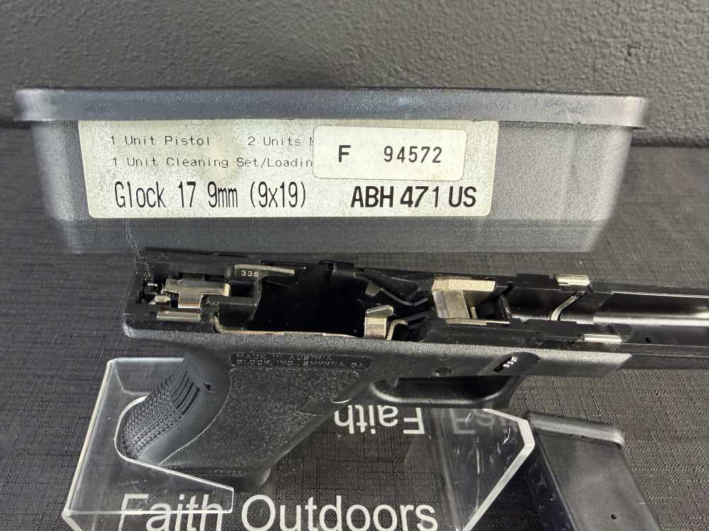 Glock 17 9mm Gen 2 Austrian, Original "Tupperware" Box No Rail -img-8
