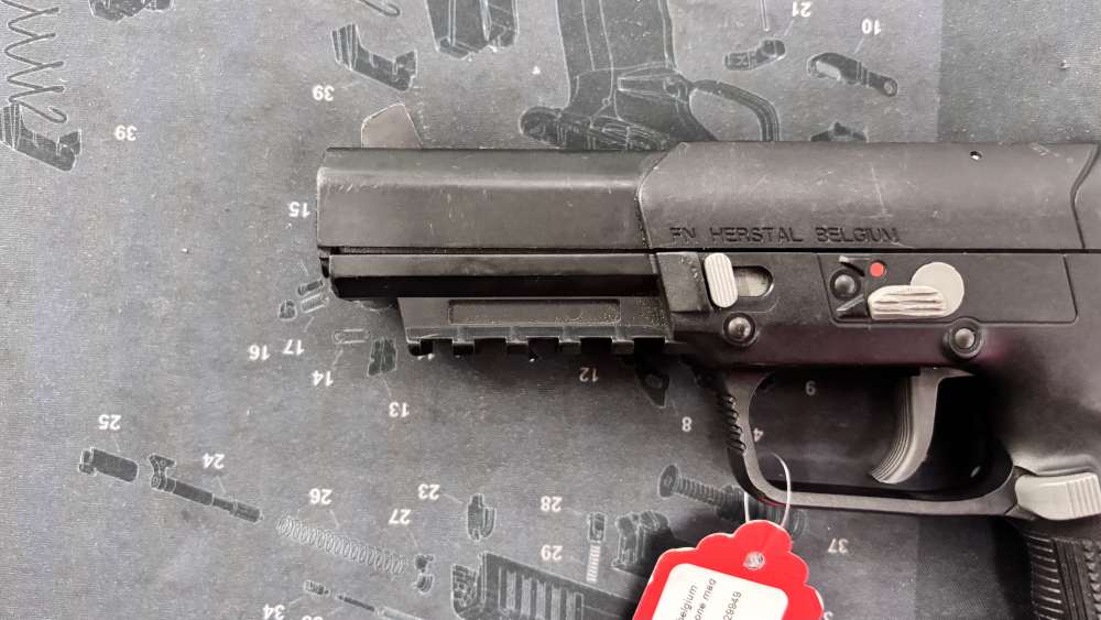 FNH five-seven Gen 1 4.75” 5.7x28mm 20rnd pistol 1 magazine -img-14