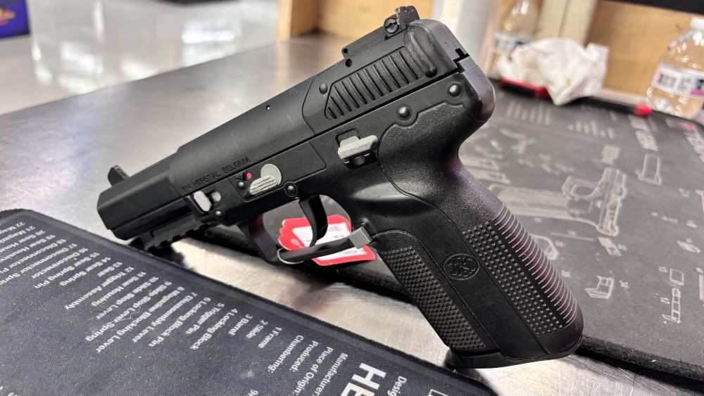 FNH five-seven Gen 1 4.75” 5.7x28mm 20rnd pistol 1 magazine -img-10