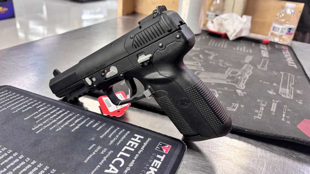FNH five-seven Gen 1 4.75” 5.7x28mm 20rnd pistol 1 magazine -img-27