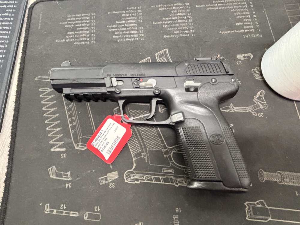 FNH five-seven Gen 1 4.75” 5.7x28mm 20rnd pistol 1 magazine -img-1