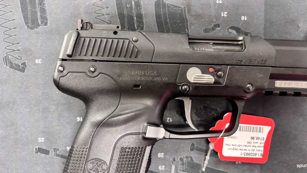 FNH five-seven Gen 1 4.75” 5.7x28mm 20rnd pistol 1 magazine -img-15