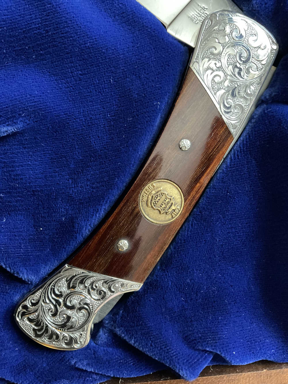 1983 Only One Colt Buck Dennis Kies Master Engraved Knife w Case-img-3
