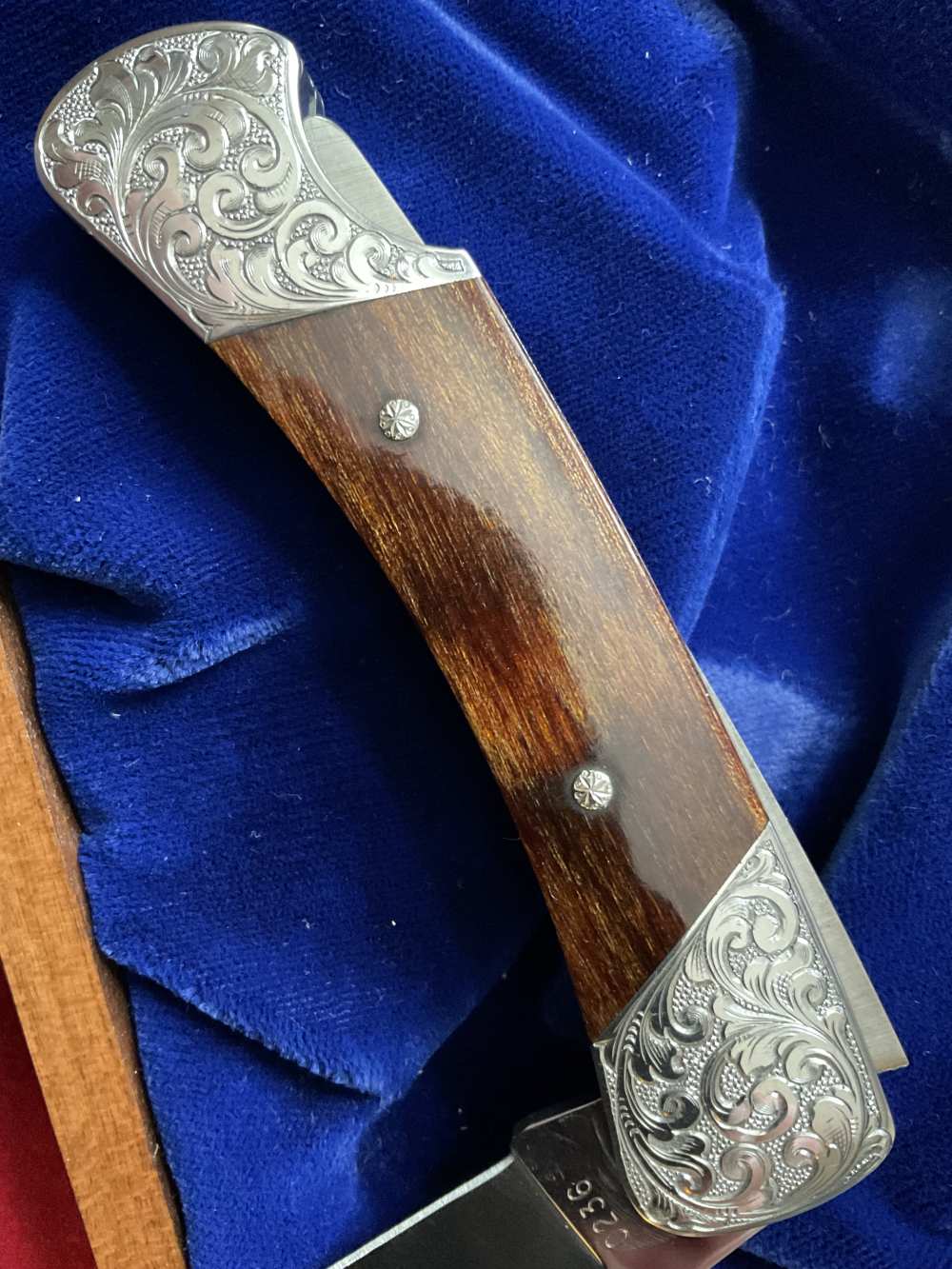 1983 Only One Colt Buck Dennis Kies Master Engraved Knife w Case-img-4