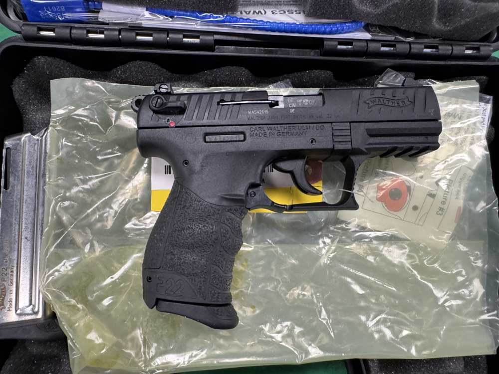 Walther P22 .22LR 3.42"bbl BLK w/Case& 2MAGS-img-1