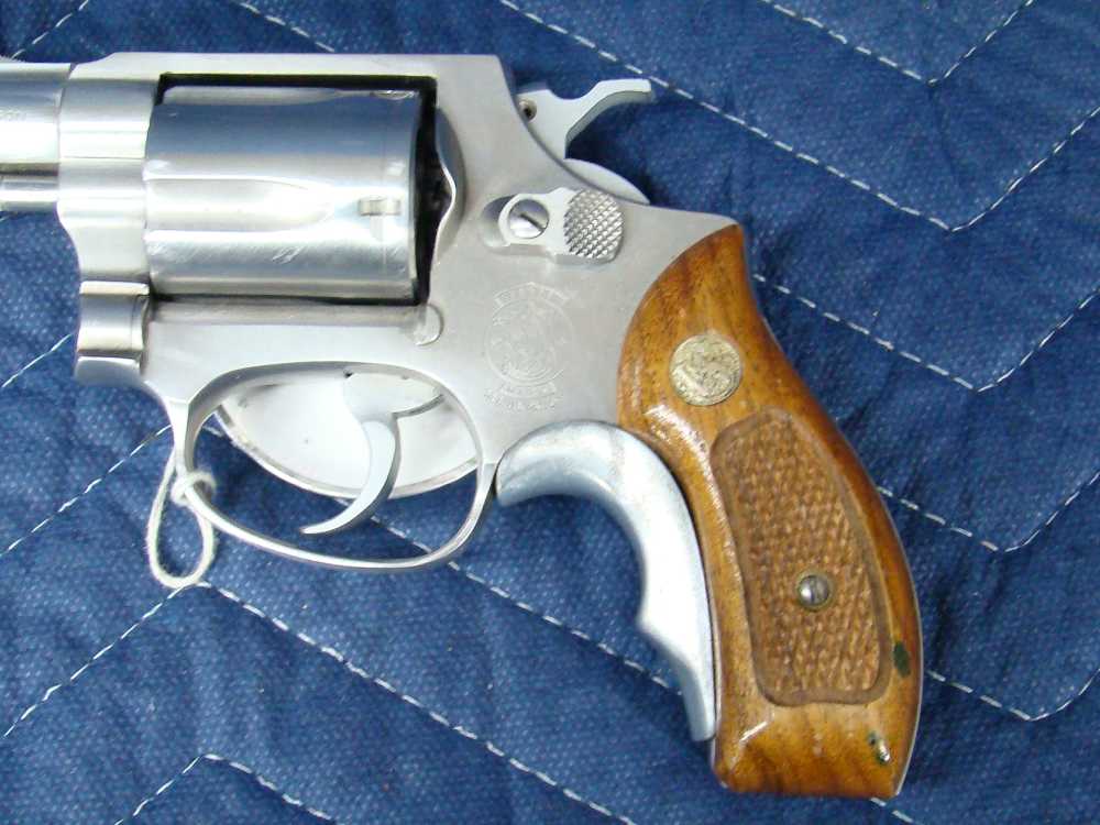 Smith & Wesson model 60 38 spl-img-13