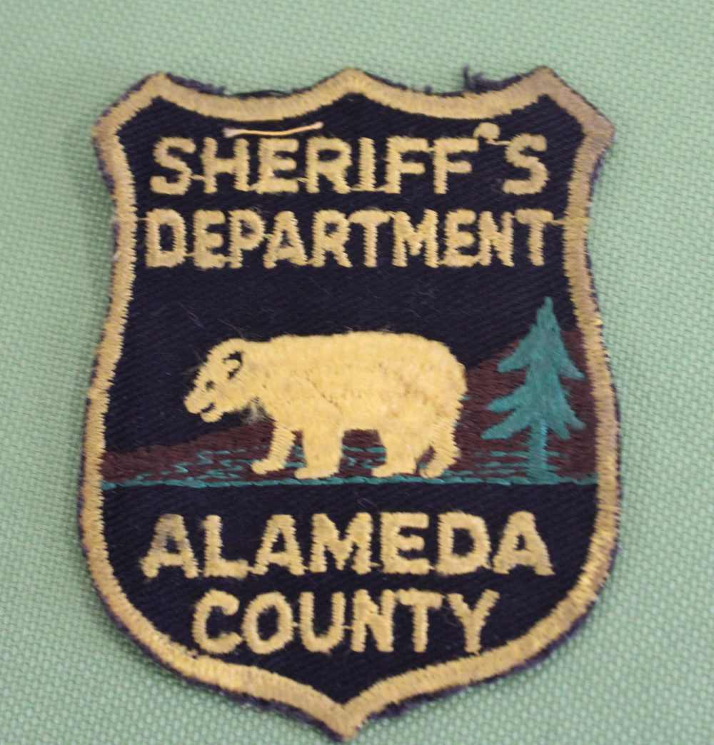 Vintage Alameda Co Calif Special Deputy Sheriff BADGE & SHERIFF'S PATCH-img-2