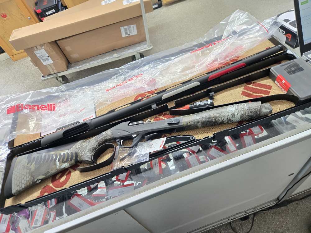 Benelli Super Black Eagle 3 12ga 3.5" 28" AI Bbl 12321 Optifade Timber -img-0