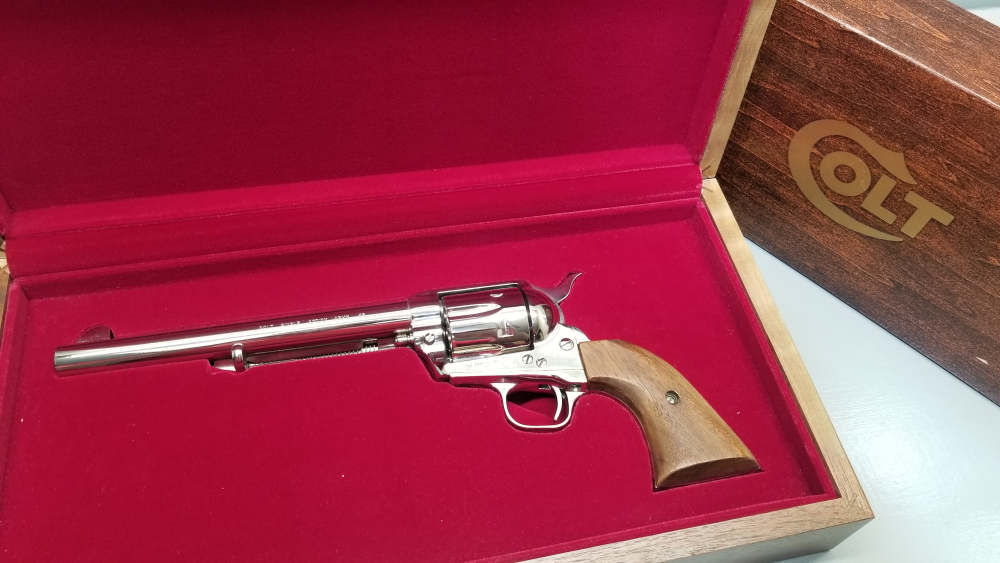 1977 3rd Gen Colt Single Action Army .45lc 7.5" Nickel W/Display Case WOW! -img-0