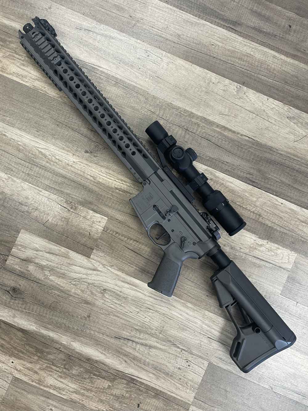 SALIENT ARMS SAI-T1 SAI GRY 5.56 AR15 US OPTICS SR-8C 1X8  REDUCED MUST GO!-img-7