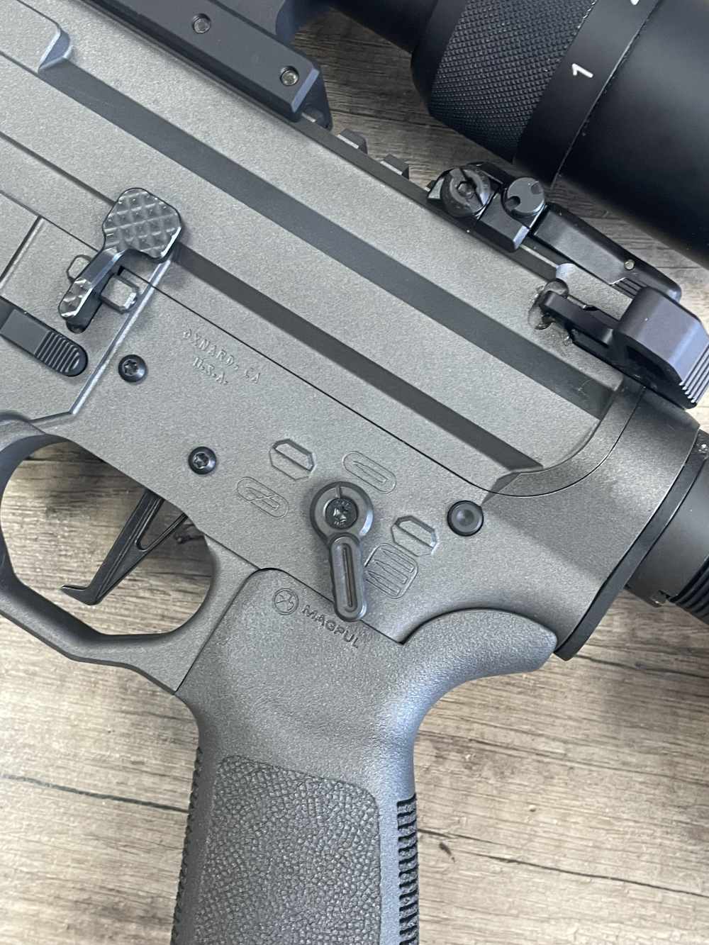 SALIENT ARMS SAI-T1 SAI GRY 5.56 AR15 US OPTICS SR-8C 1X8  REDUCED MUST GO!-img-9