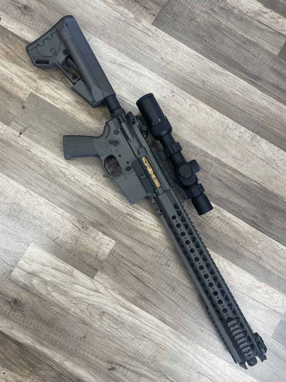 SALIENT ARMS SAI-T1 SAI GRY 5.56 AR15 US OPTICS SR-8C 1X8  REDUCED MUST GO!-img-0
