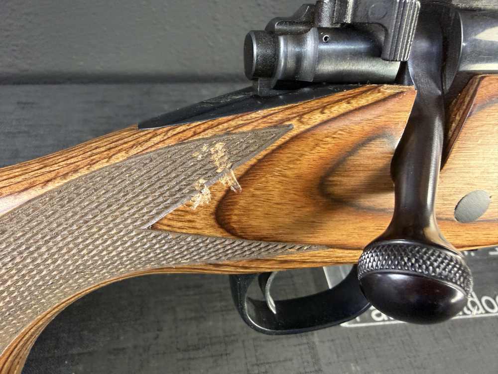 Winchester Model 70 Lightweight .243 Winchester 1988 Production Laminate -img-2