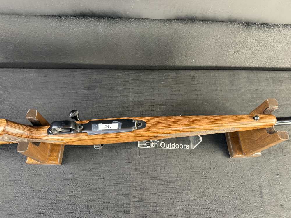 Winchester Model 70 Lightweight .243 Winchester 1988 Production Laminate -img-5