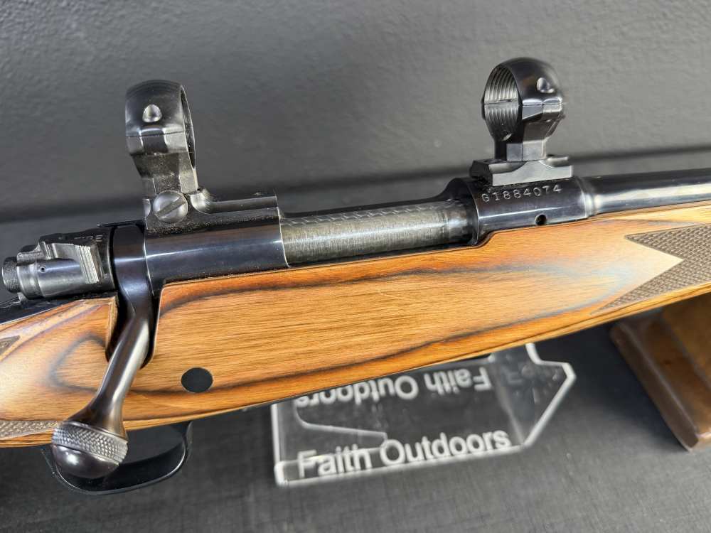 Winchester Model 70 Lightweight .243 Winchester 1988 Production Laminate -img-1