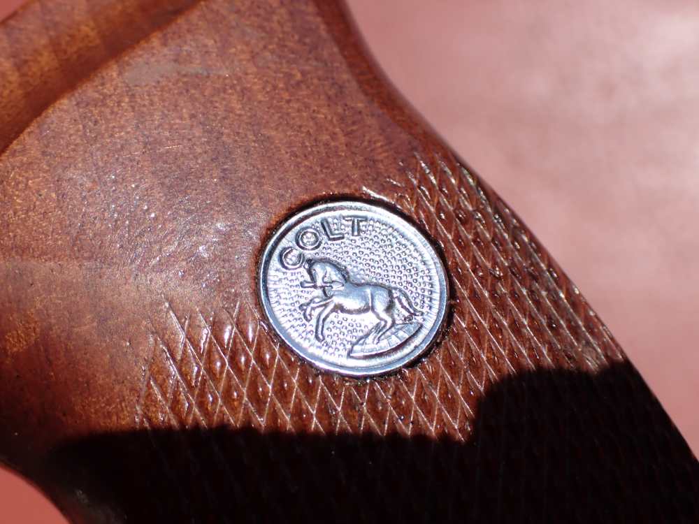 COLT TROOPER MK III FACTORY REVOLVER TARGET GRIPS WITH SCREW-img-18