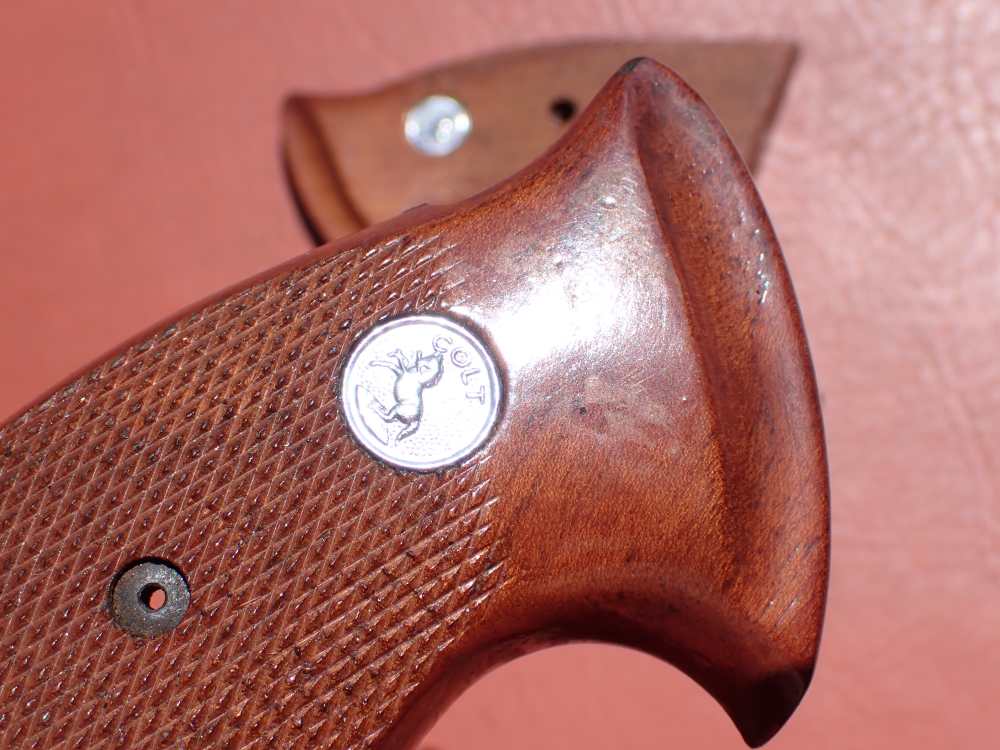 COLT TROOPER MK III FACTORY REVOLVER TARGET GRIPS WITH SCREW-img-15