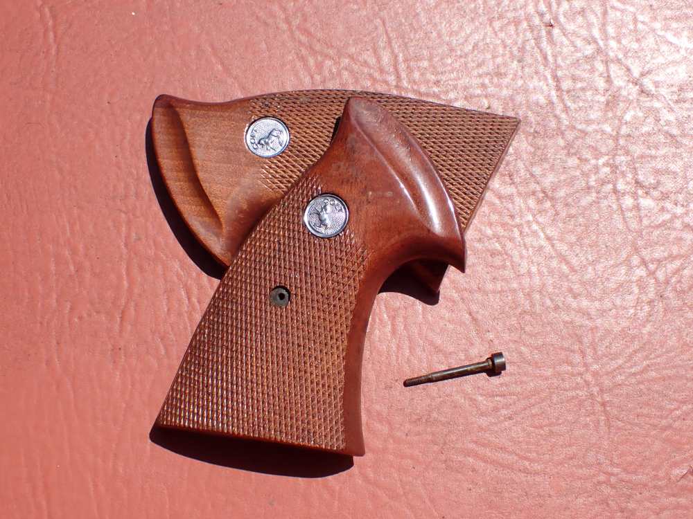 COLT TROOPER MK III FACTORY REVOLVER TARGET GRIPS WITH SCREW-img-14