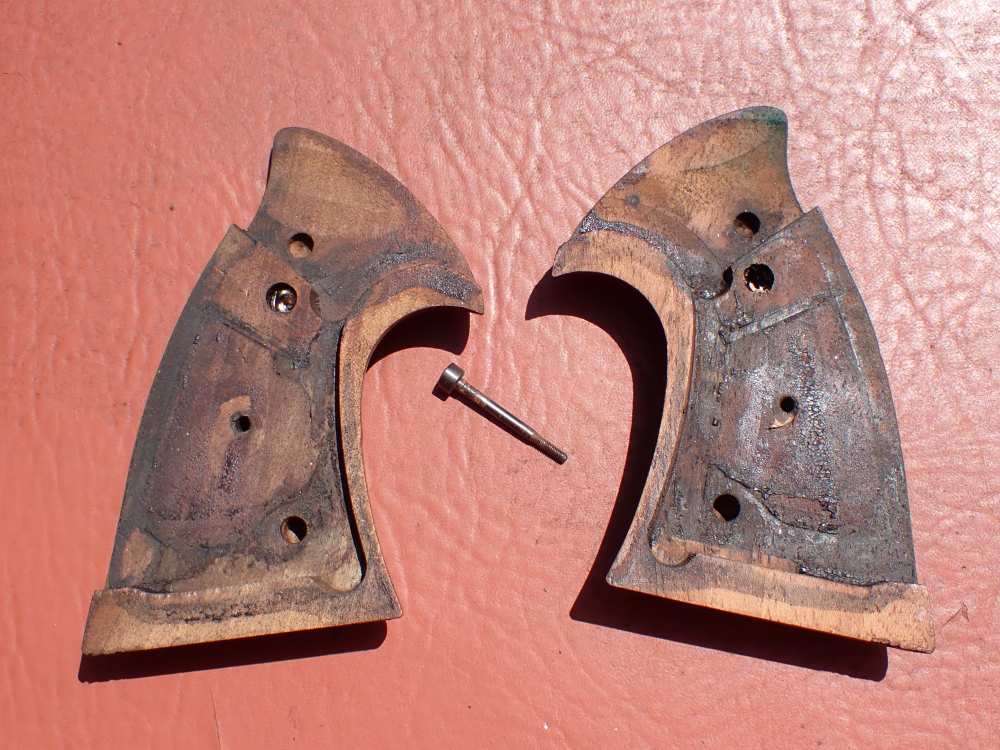 COLT TROOPER MK III FACTORY REVOLVER TARGET GRIPS WITH SCREW-img-1
