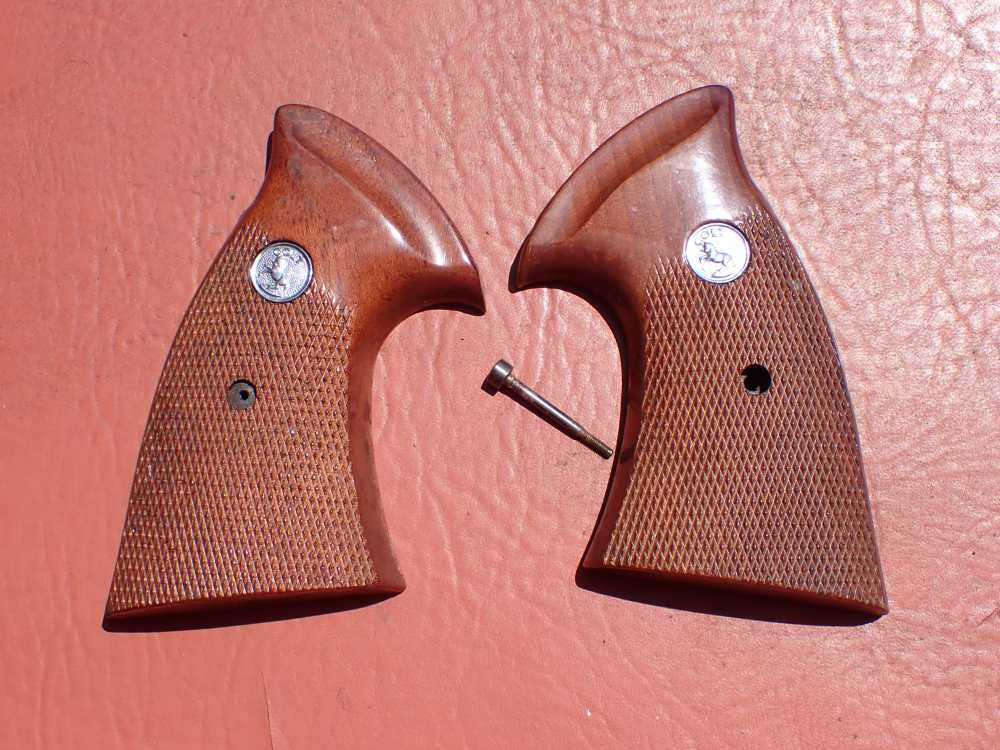 COLT TROOPER MK III FACTORY REVOLVER TARGET GRIPS WITH SCREW-img-0