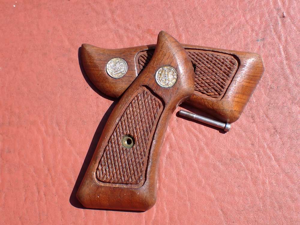 SMITH & WESSON MODEL J FRAME SQUARE BUTT FACTORY GRIPS WITH SCREW-img-12