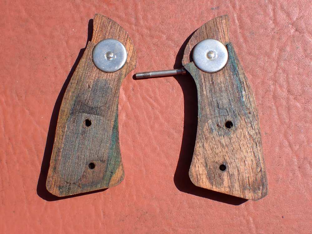 SMITH & WESSON MODEL J FRAME SQUARE BUTT FACTORY GRIPS WITH SCREW-img-2