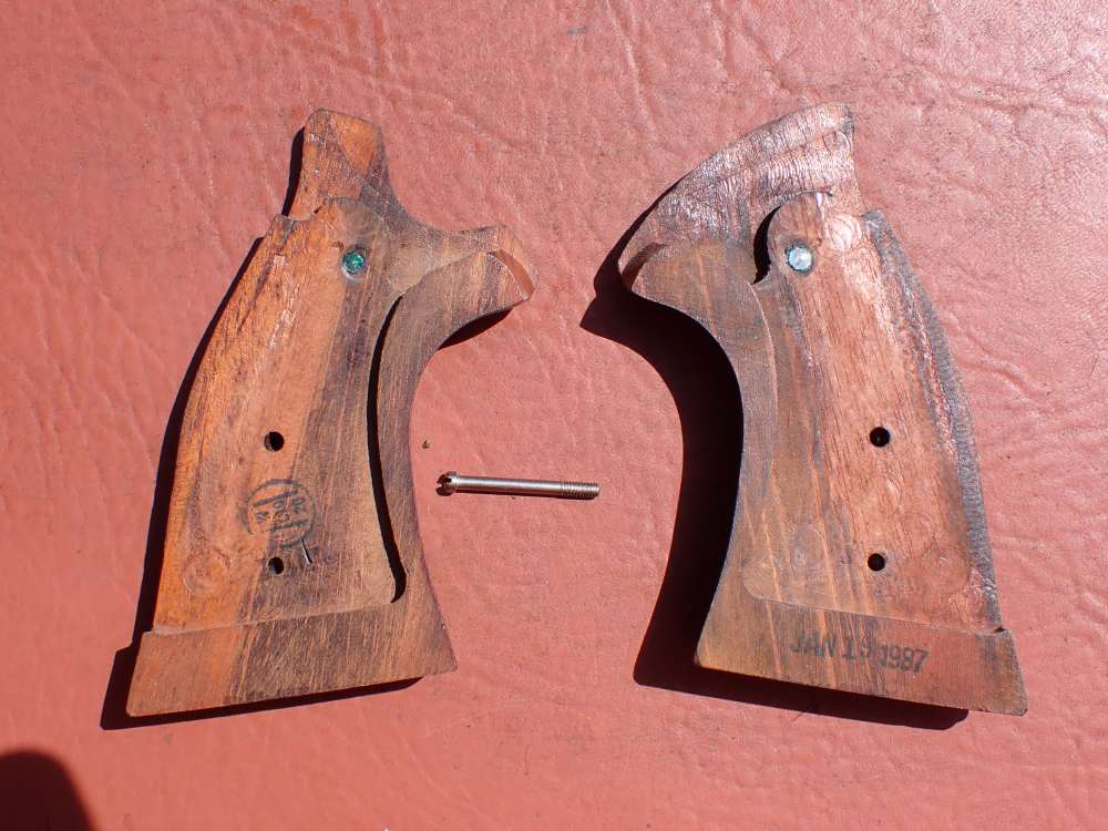 SMITH & WESSON MODEL K FRAME SQUARE BUTT TARGET GRIPS WITH SCREW-img-3