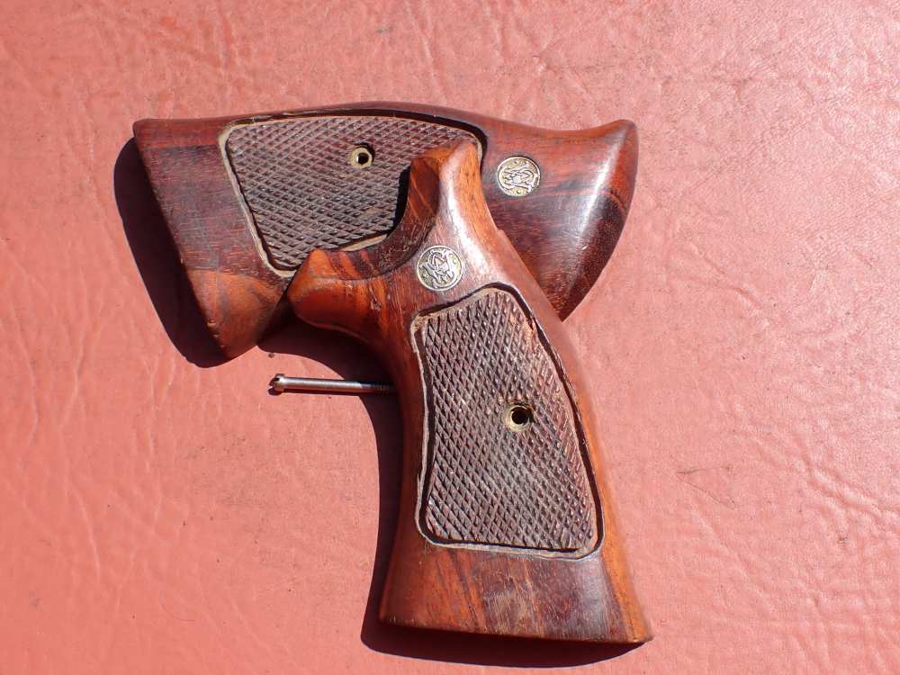 SMITH & WESSON MODEL K FRAME SQUARE BUTT TARGET GRIPS WITH SCREW-img-20