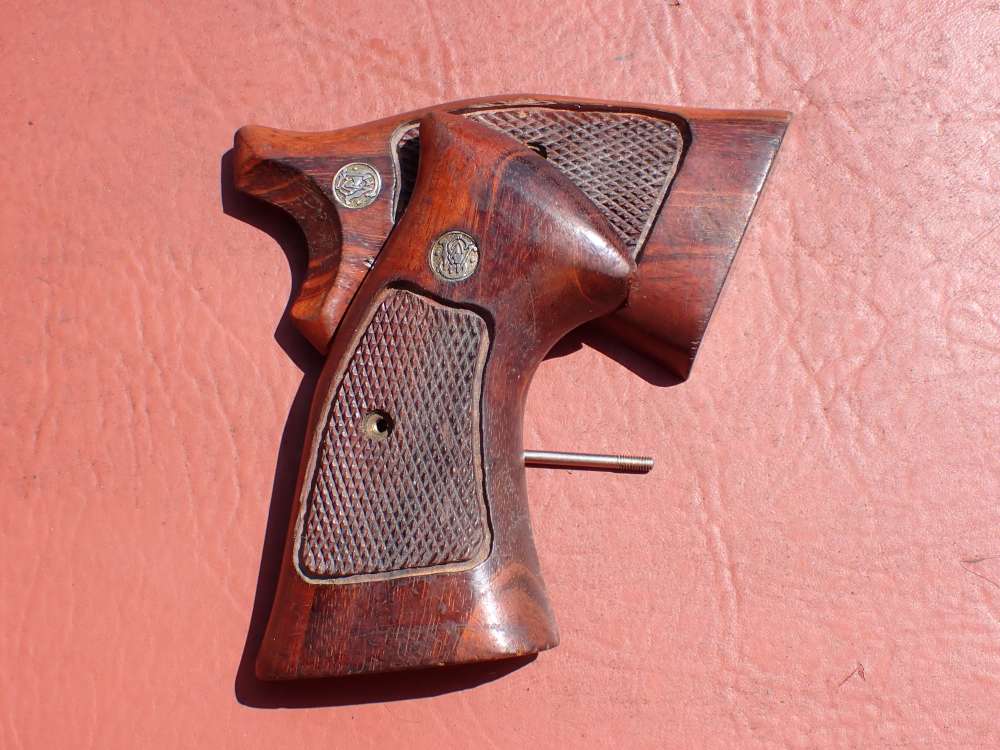 SMITH & WESSON MODEL K FRAME SQUARE BUTT TARGET GRIPS WITH SCREW-img-21