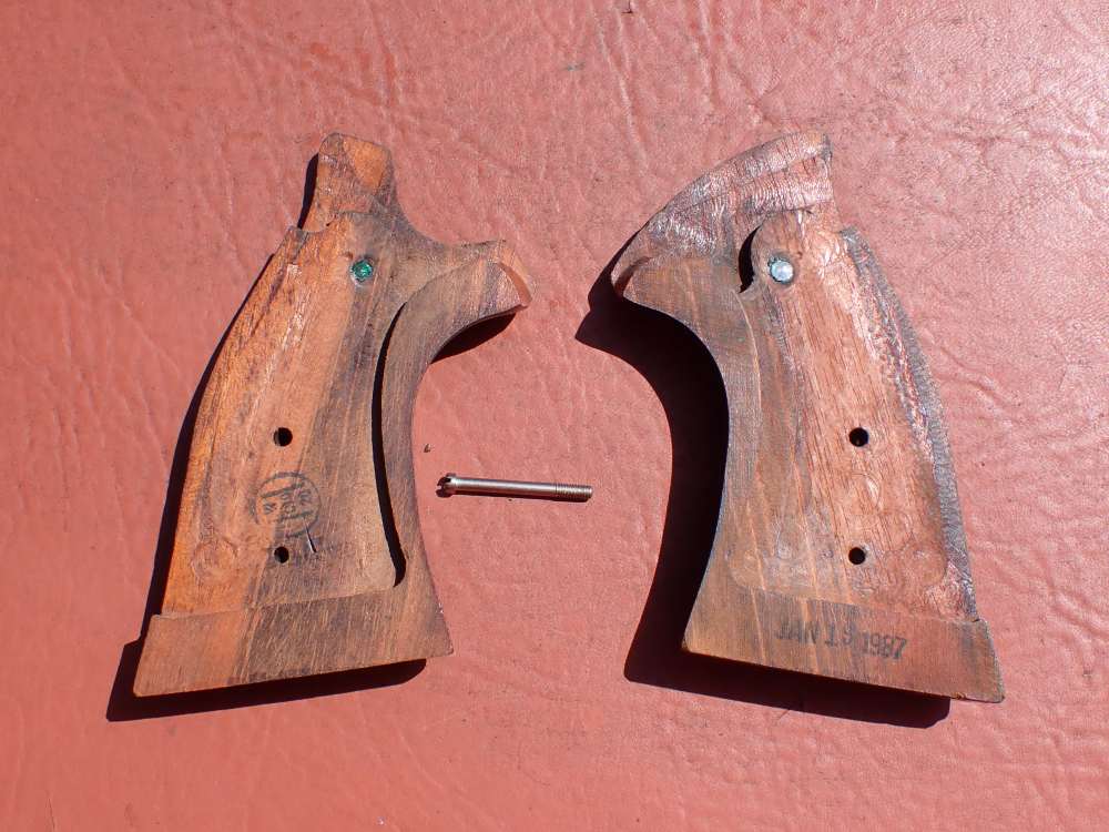SMITH & WESSON MODEL K FRAME SQUARE BUTT TARGET GRIPS WITH SCREW-img-2