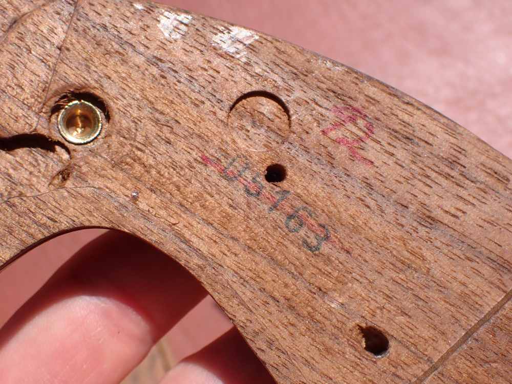 COLT PYTHON FACTORY REVOLVER CHECKERED WOOD GRIPS WITH SCREW (VERY NICE)-img-7