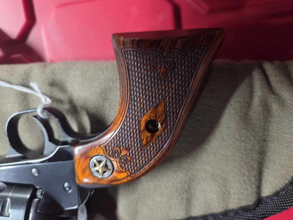 Ruger Blackhawk .45 Colt Custom Grips -img-4