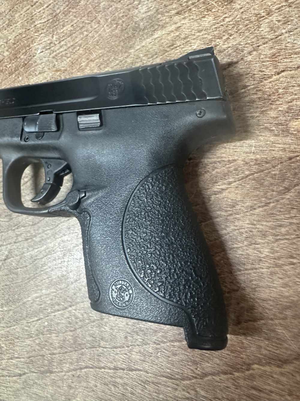 Smith & Wesson M&P 9 Shield -img-8