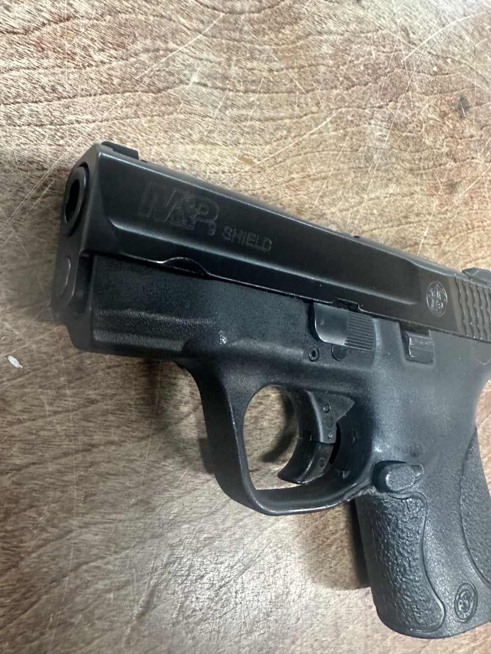 Smith & Wesson M&P 9 Shield -img-6