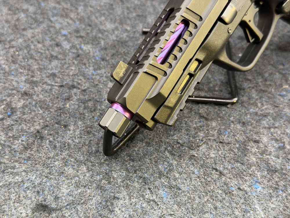 ED BROWN FUELED SERIES M&P F2 SEMI PISTOL 9MM TB W/BAG & 2 MAGS-img-1
