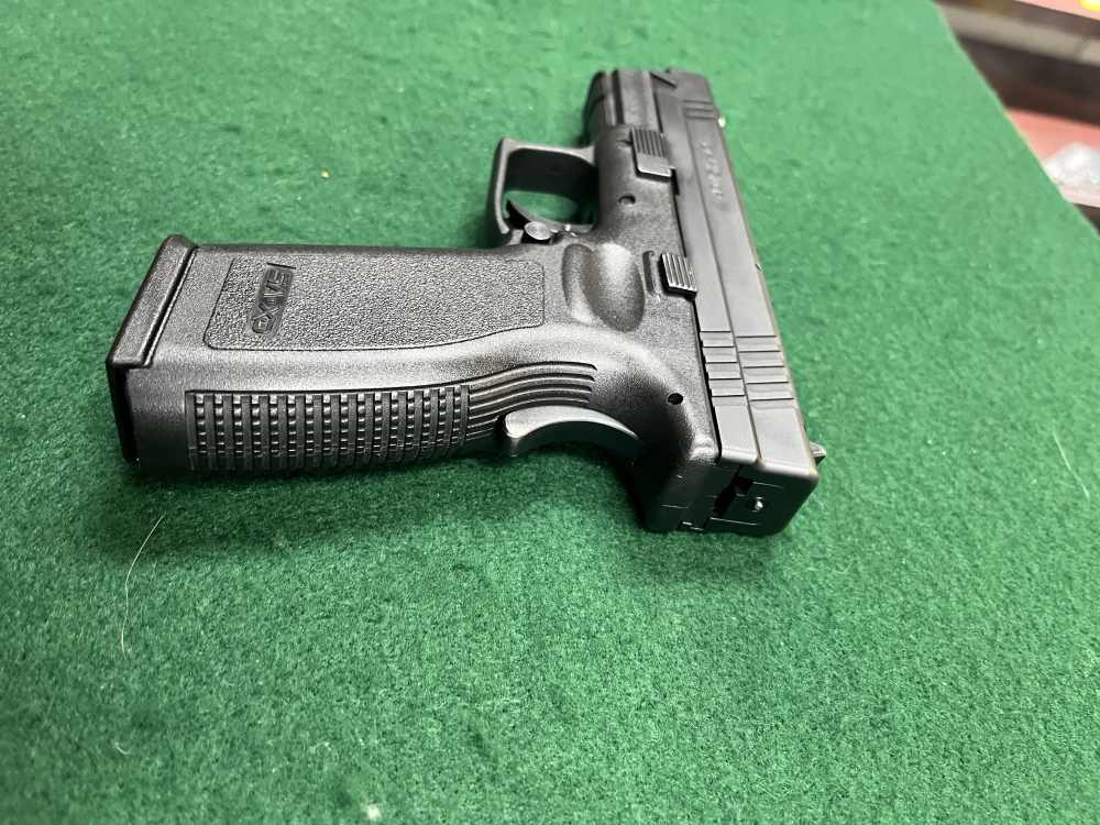 Springfield Armory XD-45 w/ 4-13rd Mags & OEM Case -img-3