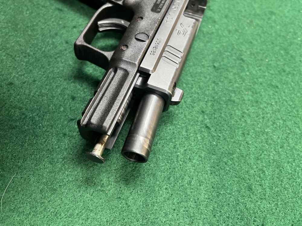 Springfield Armory XD-45 w/ 4-13rd Mags & OEM Case -img-7