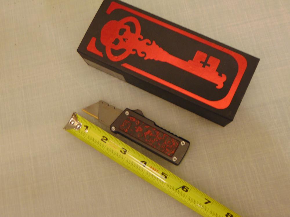 Chaves CHUB Custom Blood Splatter Utility Blade OTF-img-0