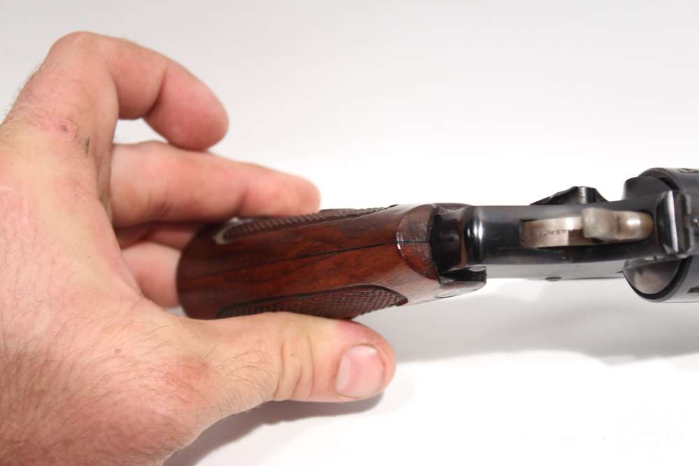 Smith & Wesson Model HFT 22/32 22 LR Bekeart style-img-7