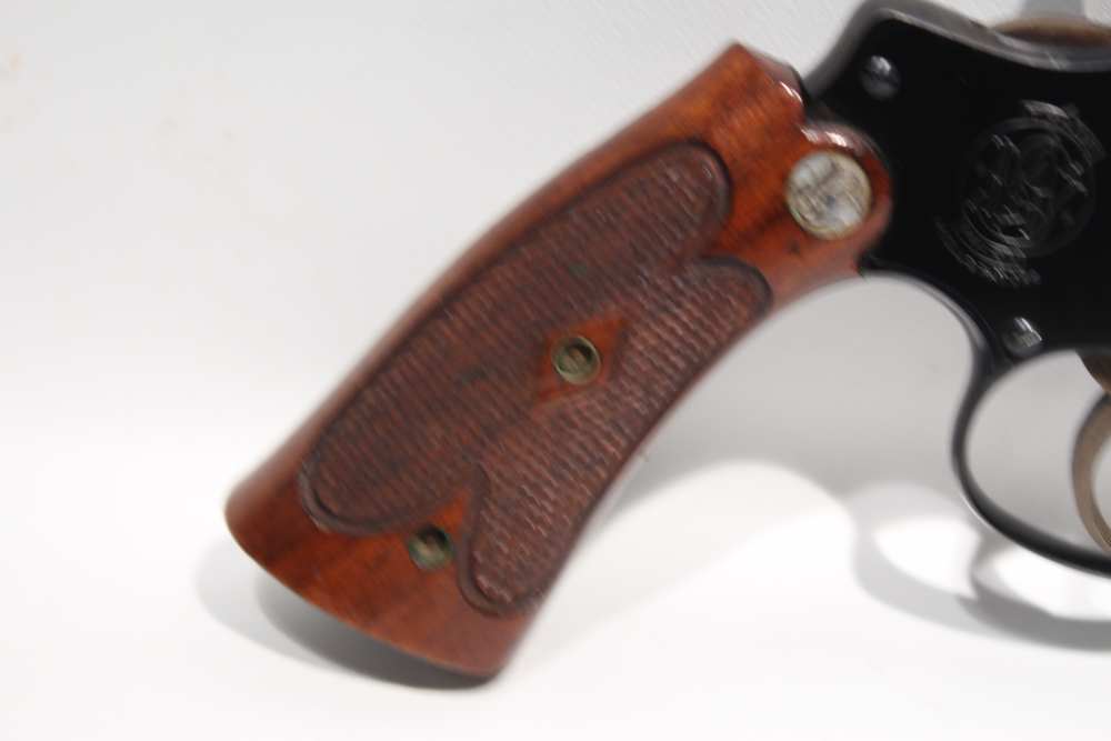 Smith & Wesson Model HFT 22/32 22 LR Bekeart style-img-1