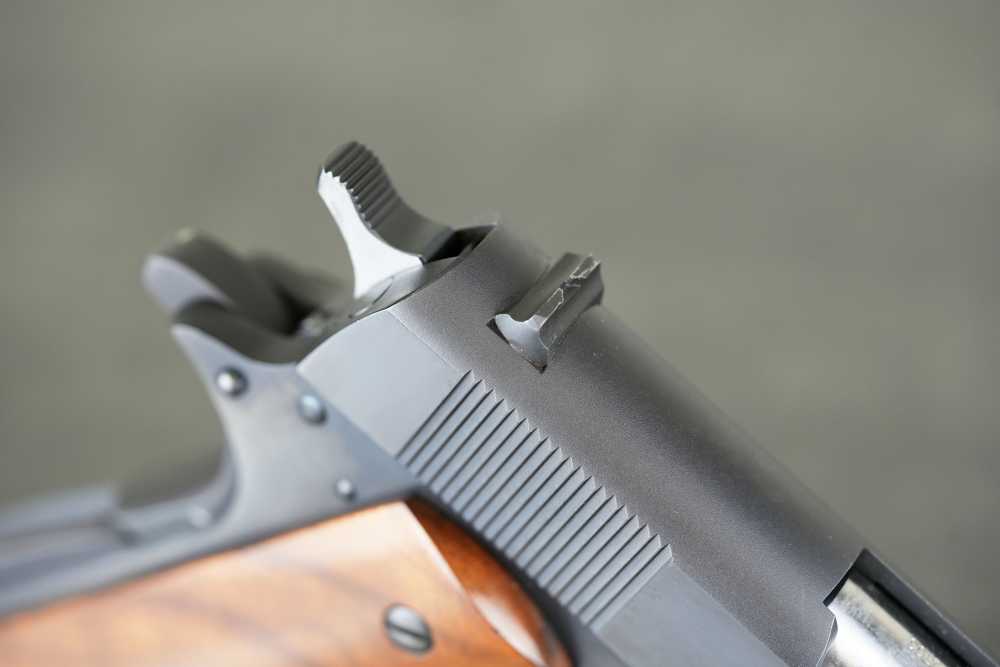 Colt Government Model .45 ACP – 1969 Production – Box, Manual & Grips-img-16