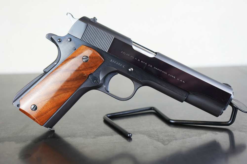 Colt Government Model .45 ACP – 1969 Production – Box, Manual & Grips-img-6